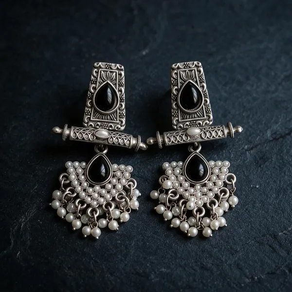 Silver_Oxidised_Stone_Studded_Jhumka_Earrings_for_Women