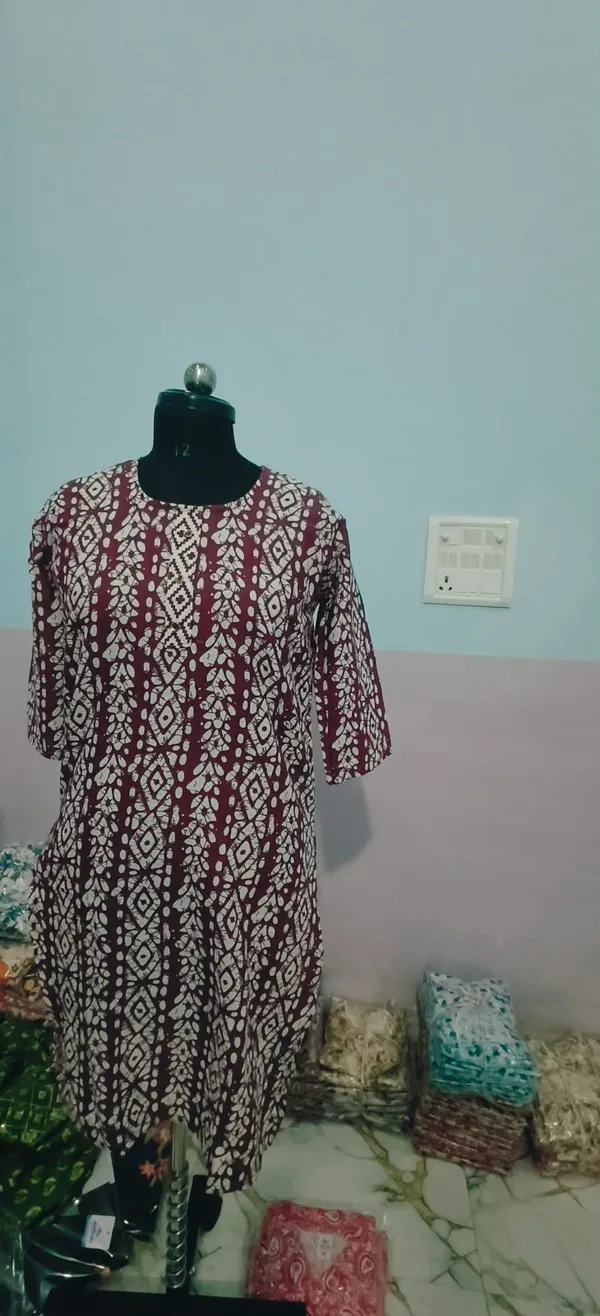 Maroon_Printed_Straight_Kurti_for_Women