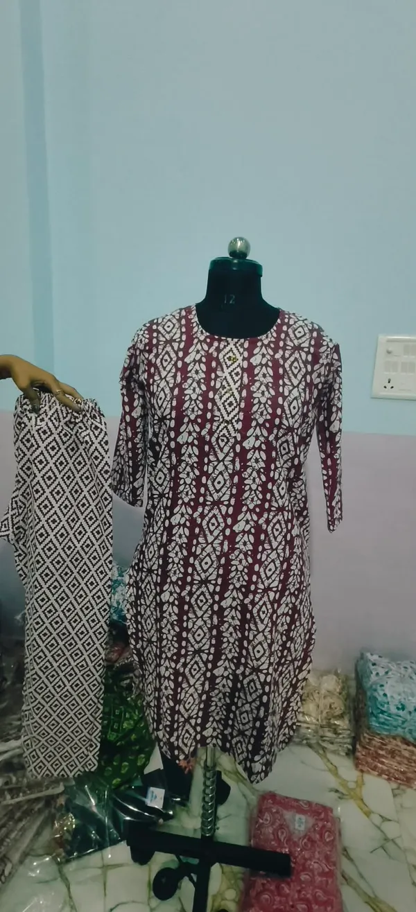 Maroon_Printed_Straight_Kurti_for_Women