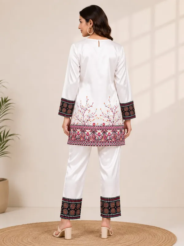 White_Printed_Straight_Kurta_Set_for_Women