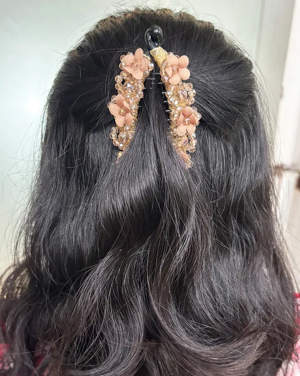 Floral_Crystal_Studded_Banana_Clip_(Peach)