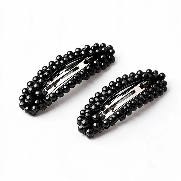 Black_Metal_Studded_Alligator_Clip_For_Women