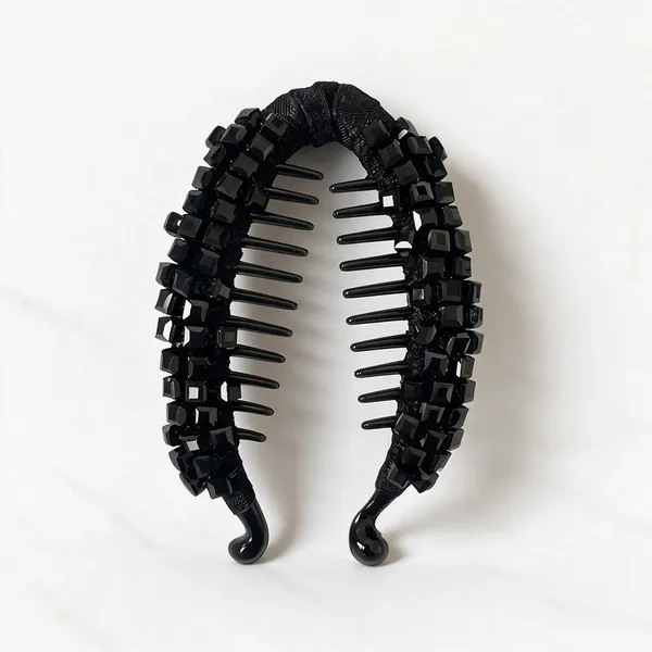 Black_Plastic_&_Metal_Banana_Clip_For_Women