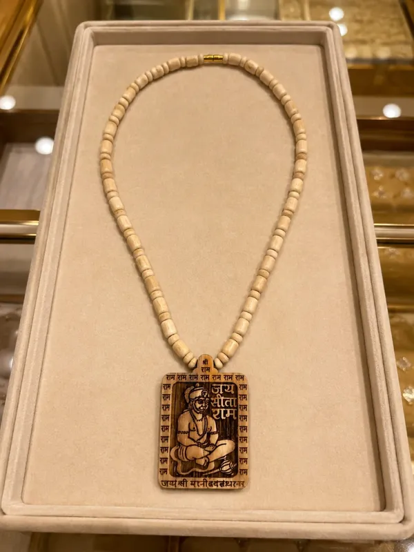 Brown_Wooden_Beaded_Pendant_Necklace_For_Men