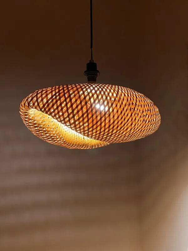 Crescent_Whisper_Organic_Woven_Lamp