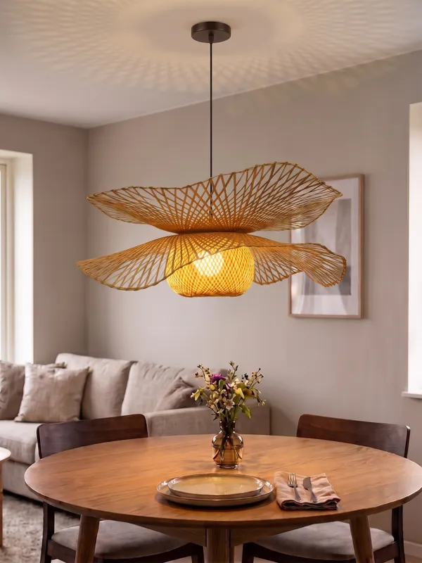 Petal_Bloom_Sculptural_Cane_Light