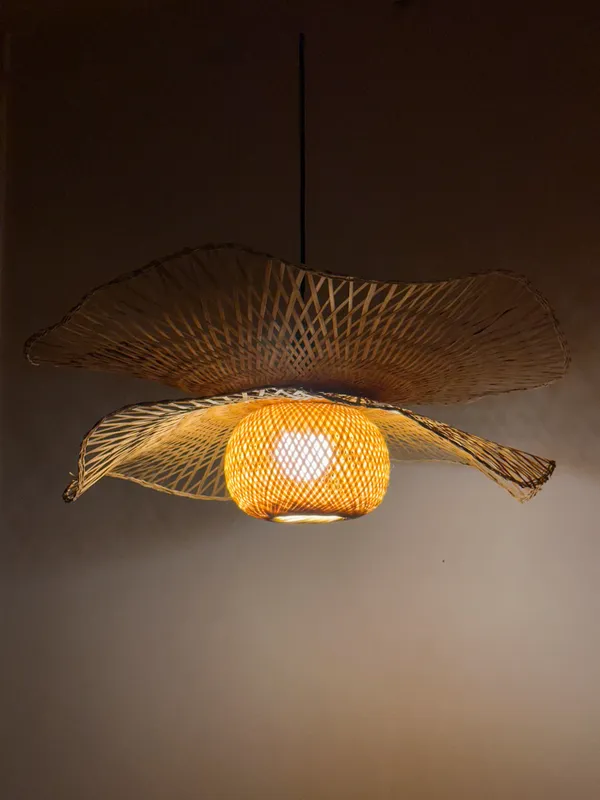 Petal_Bloom_Sculptural_Cane_Light
