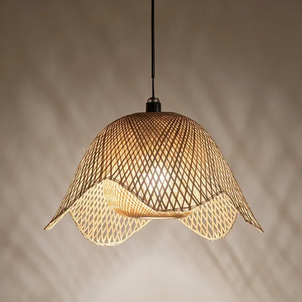 Bamboo_Woven_Scalloped_Pendant_Light