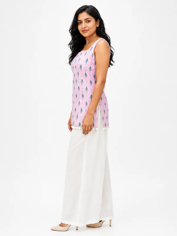 Cotton_Block_Print_Sleeve_Less_Short_Kurti_Geometric_Cotton