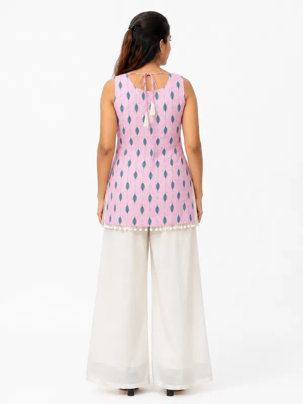 Cotton_Block_Print_Sleeve_Less_Short_Kurti_Geometric_Cotton