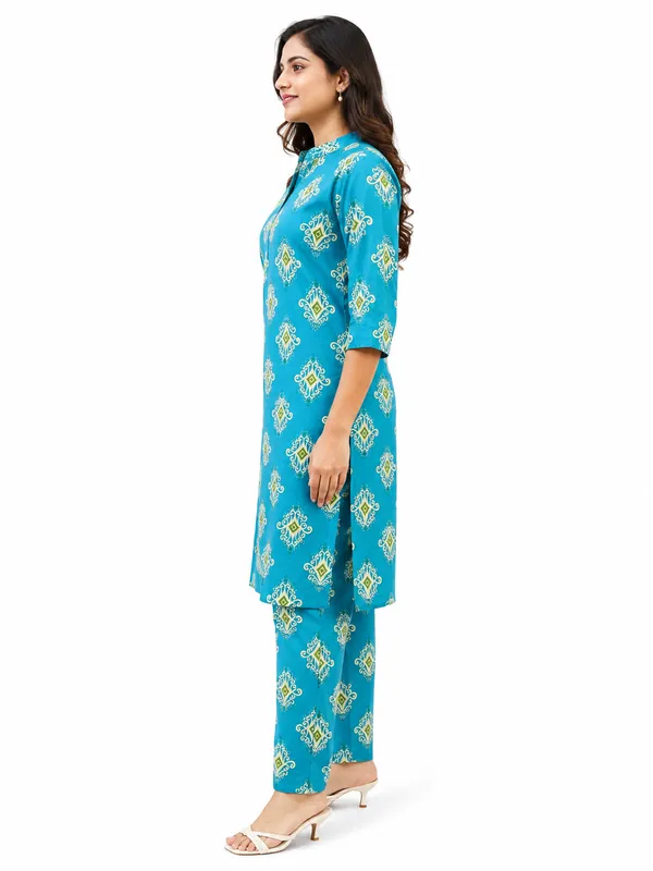 Women_S_Teal_Blue_Printed_Kurta_Pant_Set_With_Mandarin_Collar_3_4_Sleeves