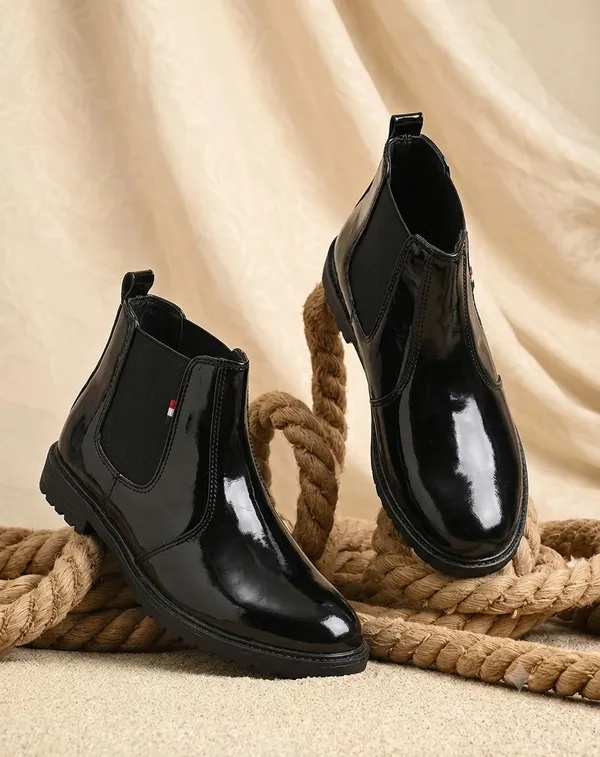 EVICTA_Evicta_Patent_Leather_Lightweaight_Trendy_Walking_zip_chalsea_boot_Boots_For_Men_(Black_,_7)