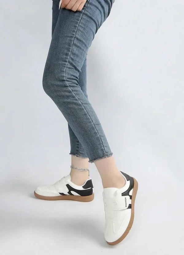EVICTA_Evicta_Retro_Street_Classic_Women’s_Velcro_Formal_Casuals_For_Women_(White_,_8)