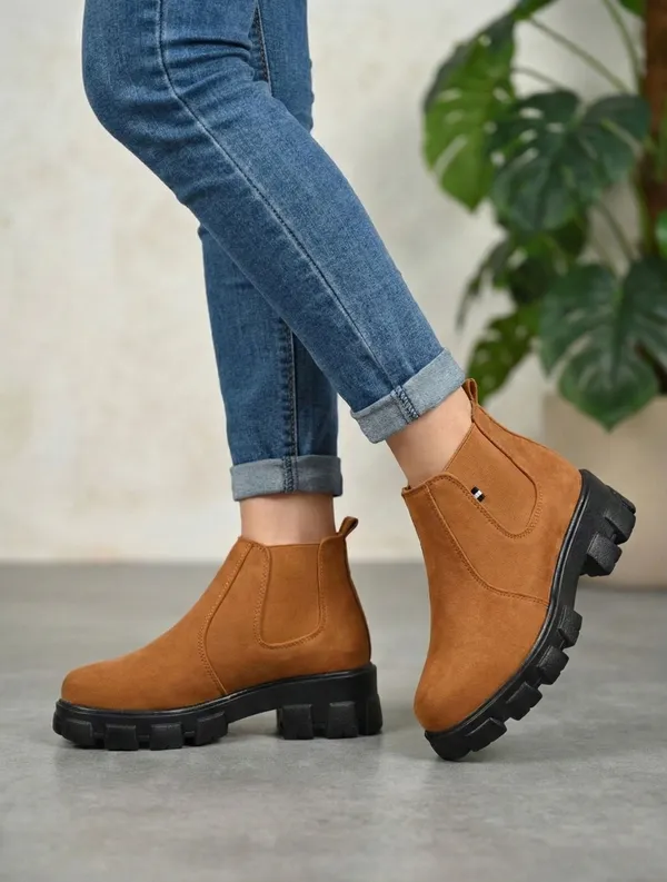 EVICTA_Women's_Chelsea_Boots_|_Sleek_Everyday_Style_Boots_For_Women_Boots_For_Women_(Beige_,_5)