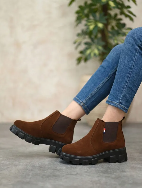 EVICTA_Women's_Chelsea_Boots_|_Sleek_Everyday_Style_Boots_For_Women_Boots_For_Women_(Brown_,_4)