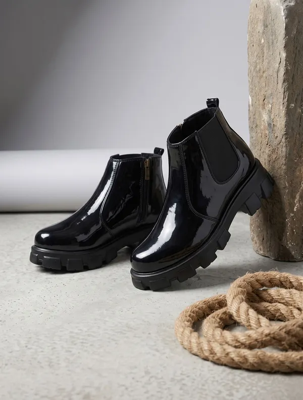 EVICTA_Women's_Chelsea_Boots_|_Sleek_Everyday_Style_Boots_For_Women_Boots_For_Women_(Black_,_7)