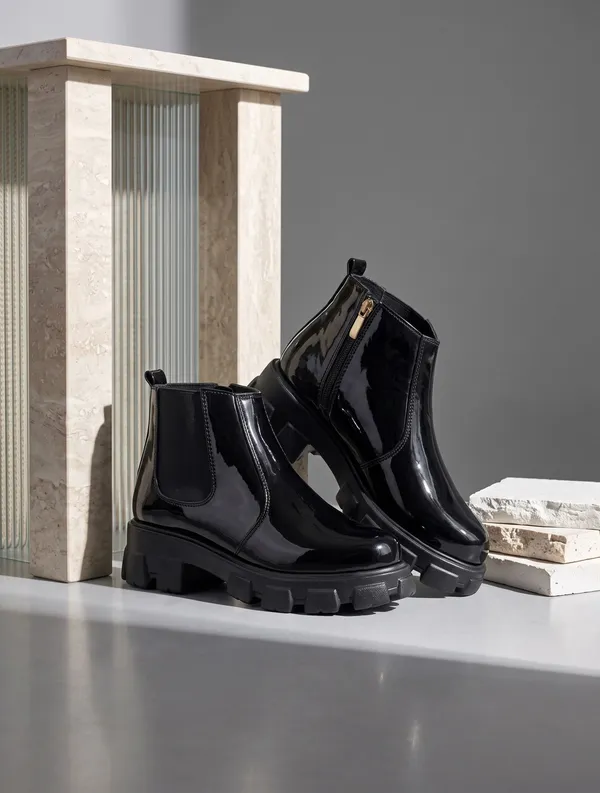 EVICTA_Women's_Chelsea_Boots_|_Sleek_Everyday_Style_Boots_For_Women_Boots_For_Women_(Black_,_7)