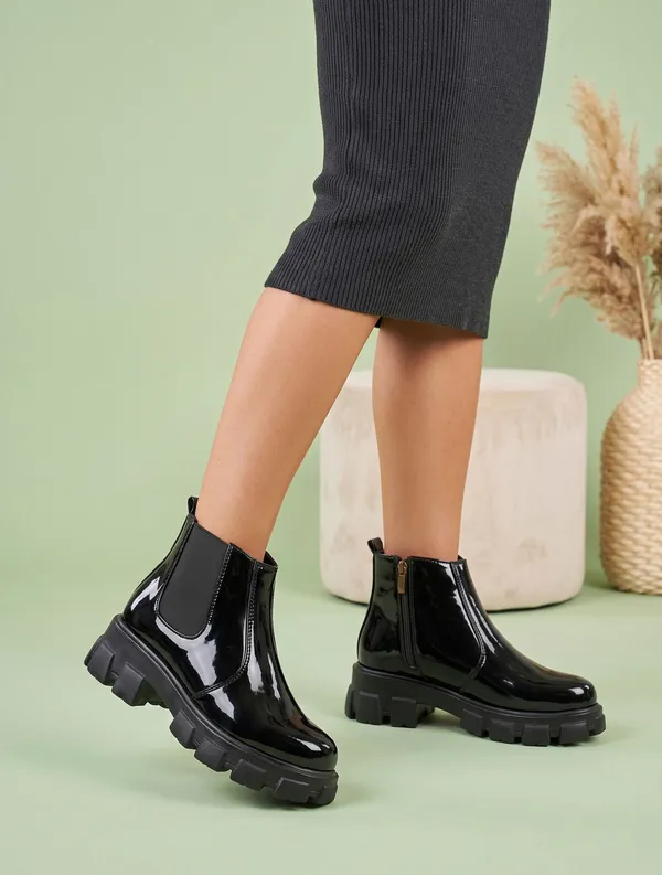 EVICTA_Women's_Chelsea_Boots_|_Sleek_Everyday_Style_Boots_For_Women_Boots_For_Women_(Black_,_7)