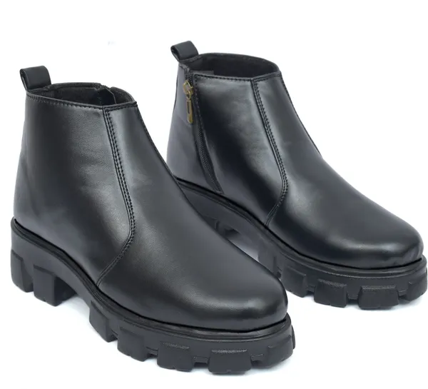 EVICTA_Women's_Chelsea_Boots_|_Sleek_Everyday_Style_Boots_For_Women_Boots_For_Women_(Black_,_4)