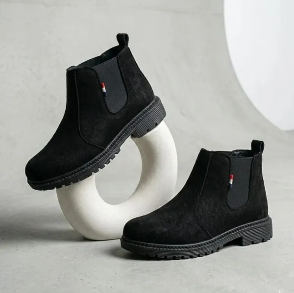 EVICTA_Evicta_Men’s_Suide_Leather_Chelsea_Boots_|_Comfortable_Everyday_Wear_Boots_For_Men_(Black_,_6)