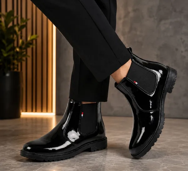 EVICTA_Evicta_Patent_Leather_Lightweaight_Trendy_Walking_zip_chalsea_boot_Boots_For_Men_(Black_,_8)