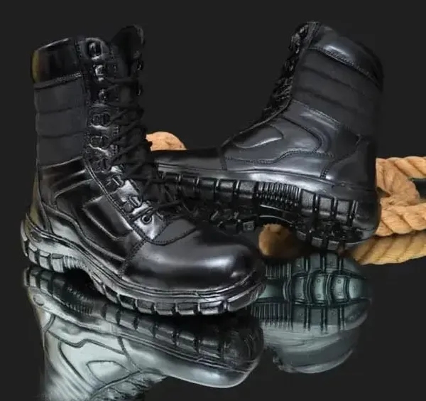 EVICTA_Tactical_Commando_High-Ankle_Boots_for_Men_Heavy-Duty_High-Ankle_Tactical_Boots_Boots_For_Men_(Black_,_6)
