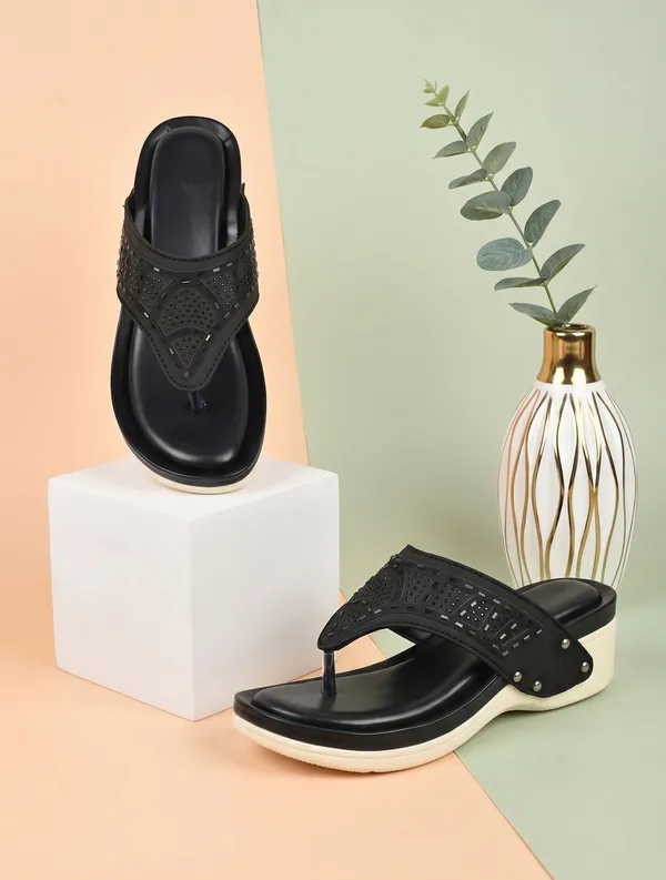 EVICTA_Women_Wedges_(Black_,_4)