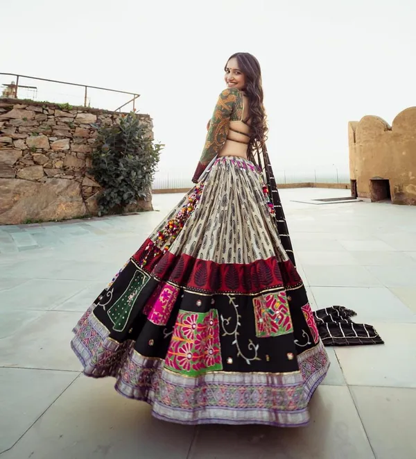 Black_Lehenga_Choli_With_Mirror_Work_And_Attached_Black_Dupatta