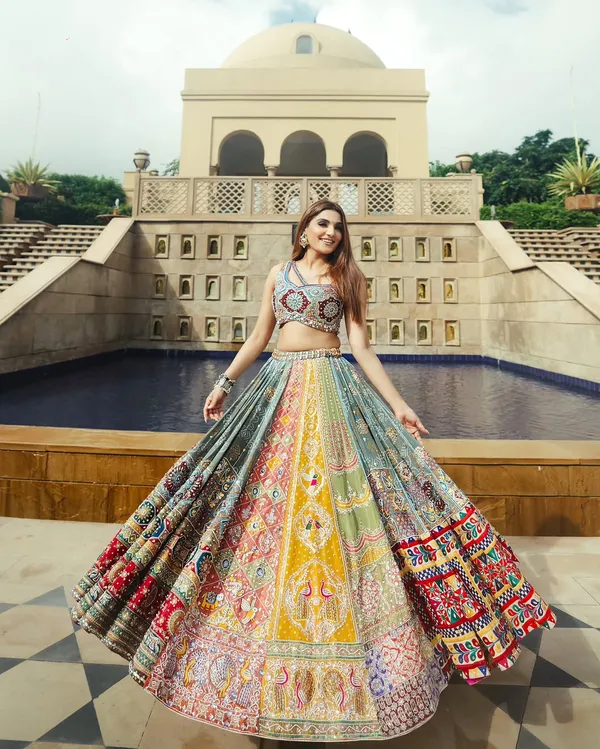 Multicolour_Heavy_Work_Look_Navratri_Choli_Collection_Blouse_With_Dupatta_Set