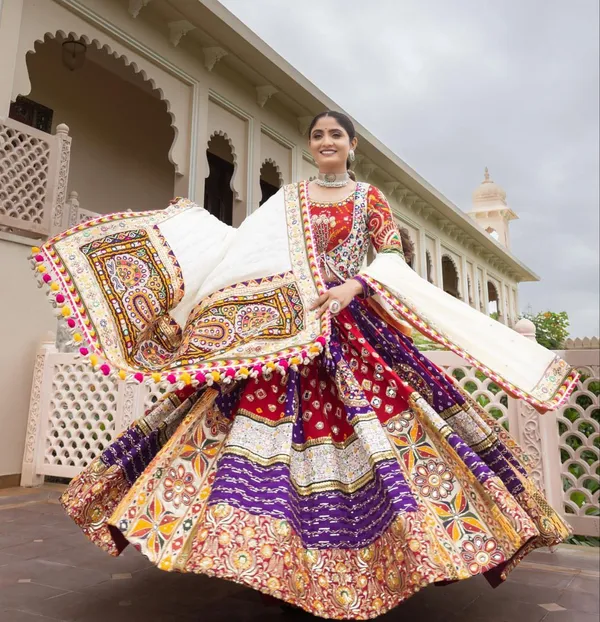 Pink_And_White_Designer_Lehngha_Real_Mirror_Work_With_Dupatta