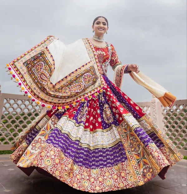 Pink_And_White_Designer_Lehngha_Real_Mirror_Work_With_Dupatta