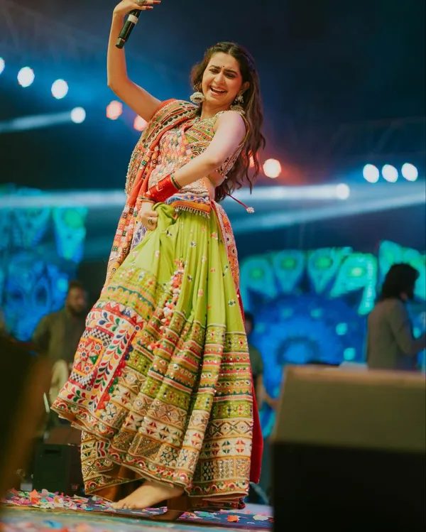 Parrot_And_Maroon_Designer_Lehngha_Real_Mirror_Work_With_Dupatta