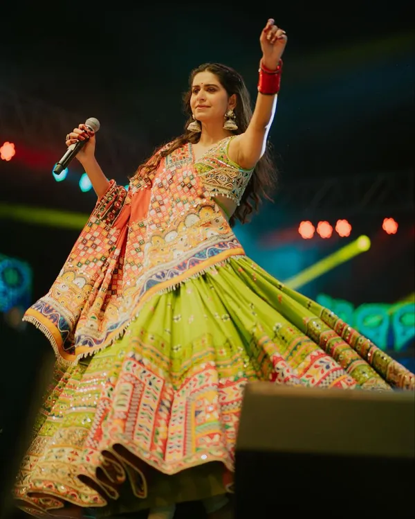 Parrot_And_Maroon_Designer_Lehngha_Real_Mirror_Work_With_Dupatta