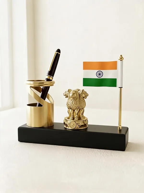Metal_Patriotic_Ashoka_Stambh_Desk_Decor_With_Pen_Stand