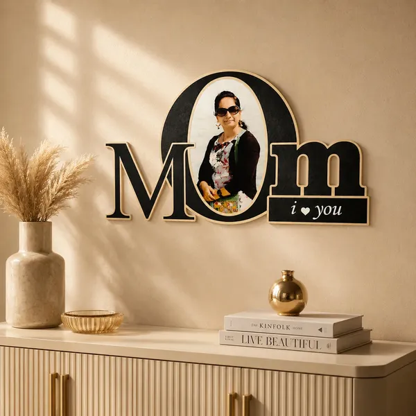 Black_And_Gold_Typography_Mom_Photo_Frame