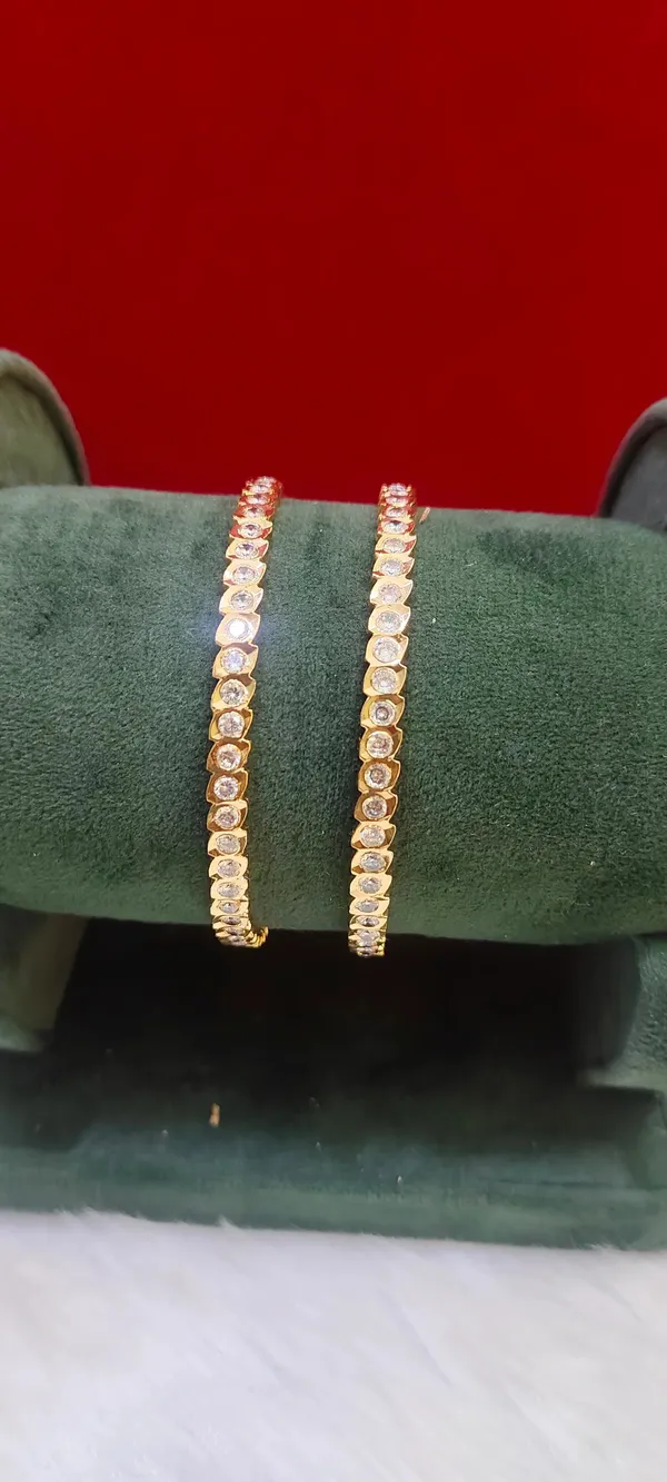 Panchaloham_Eye_Cutting_White_Stone_Bangles_For_Women
