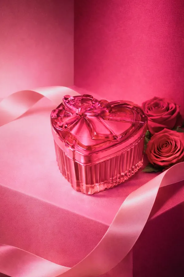 Pink_Glass_Heart_Shaped_Candle_Jar