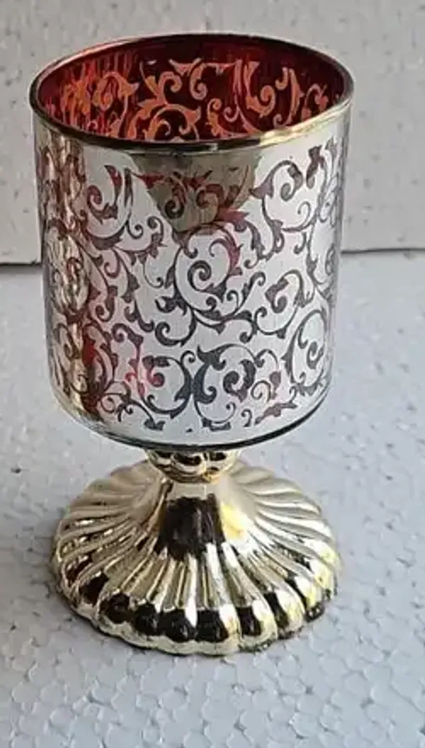 Metal_Traditional_Scroll_Pattern_Candle_Holder