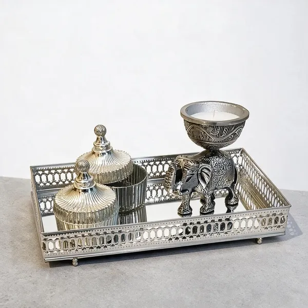 Silver_Metal_Tray_Set_For_Beauty__And_Personal_Care_Pack_Of_3