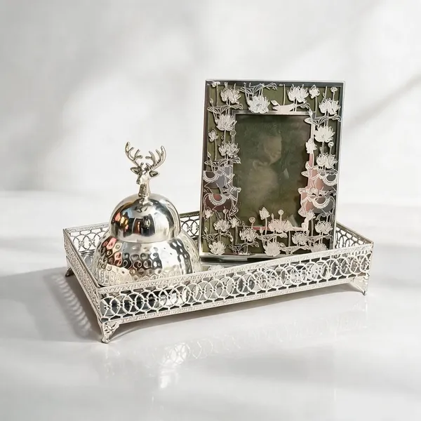 Silver_Metal_Decorative_Tray_Set_For_Home_Decor_Pack_Of_2