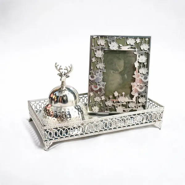 Silver_Metal_Decorative_Tray_Set_For_Home_Decor_Pack_Of_2