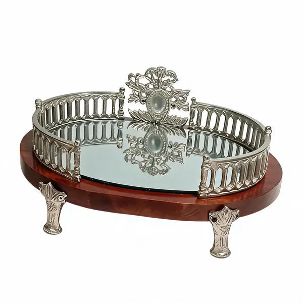 Silver_Metal_Serving_Tray_For_Home_Organization