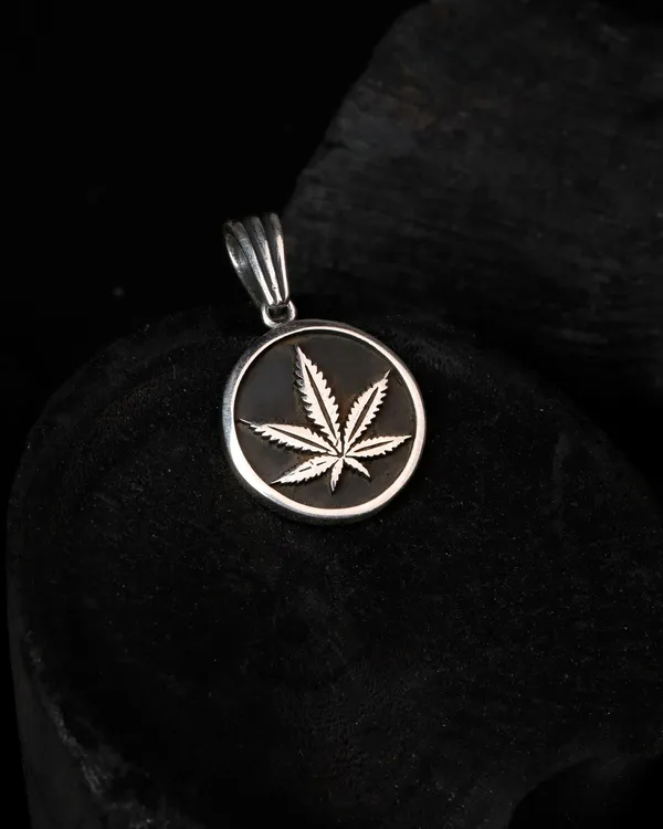 Silver_Sterling_Stoned_Pendant_Chain_For_Men