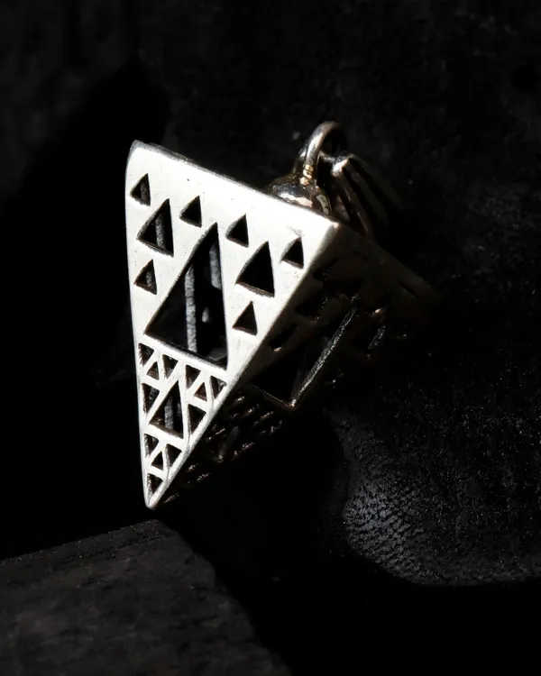 Silver_Sterling_Pyramid_Pendant_Chain_For_Men