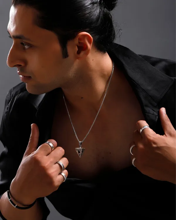 Silver_Sterling_Pyramid_Pendant_Chain_For_Men
