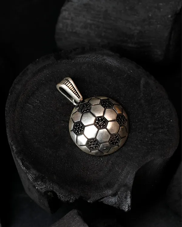 Silver_Sterling_Fifa_Pendant_Chain_For_Men