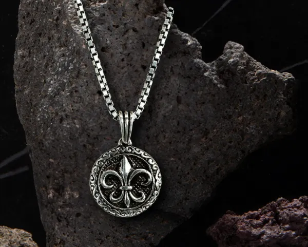 Silver_Marcasite_Pendant_Chain_For_Men