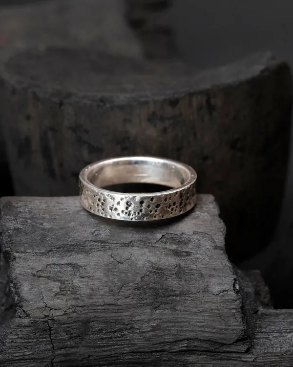 Silver_Flat_Hammered_Band_Ring_For_Men
