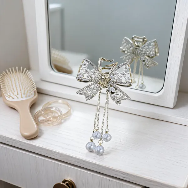 Silver_Pearl__And_Metal_Hair_Clip_For_Women