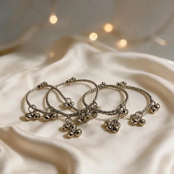 Silver_Metal_Bangle_For_Women_Set_Of_4